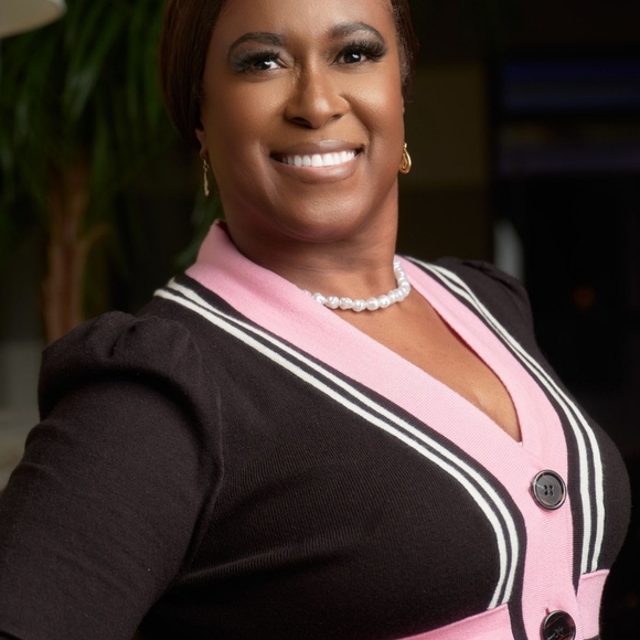 Meet your Posher, Rolanda - Picture 6 of 8